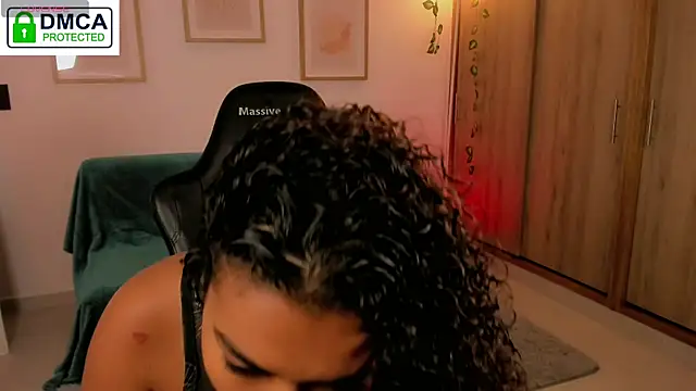 Snapshot of aleja_montiel__ chatting on 07/15/26, 04:36 aleja montiel online show from 07/15/26, 04:36