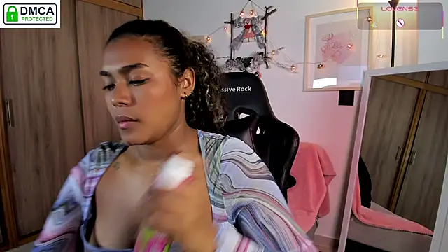 aleja montiel   online show from 12/05/25, 12:59