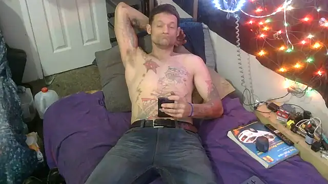 Snapshot of TheOneYouLove69 chatting on 02/14/26, 09:15 TheOneYouLove69 online show from 02/14/26, 09:15