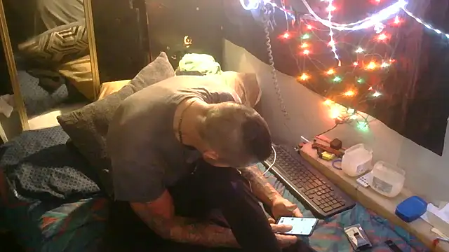 Snapshot of TheOneYouLove69 chatting on 02/19/26, 07:55 TheOneYouLove69 online show from 02/19/26, 07:55