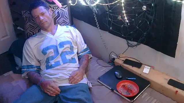 Snapshot of TheOneYouLove69 chatting on 02/12/26, 04:29 TheOneYouLove69 online show from 02/12/26, 04:29