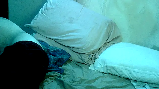 Snapshot of TheOneYouLove69 chatting on 03/01/26, 05:18 TheOneYouLove69 online show from 03/01/26, 05:18