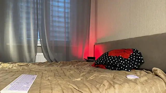 weshycouple online show from 10/15/25, 07:22