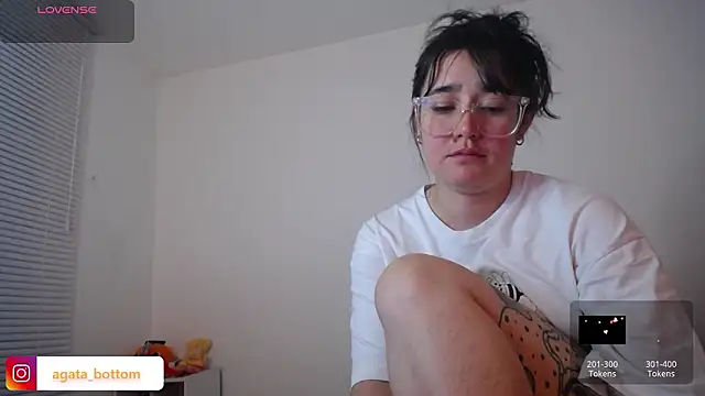 NewAgatha Bolton online show from 02/12/26, 11:26