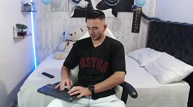 tommycash 777 online show from 12/05/24, 05:12