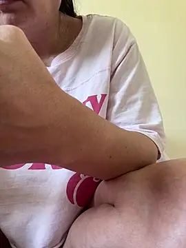 Snapshot of xLadyScarlettx chatting on 02/12/26, 05:13 xLadyScarlettx online show from 02/12/26, 05:13