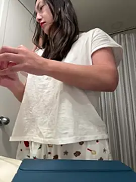 Snapshot of xLadyScarlettx chatting on 01/16/26, 03:10 xLadyScarlettx online show from 01/16/26, 03:10