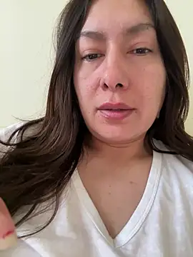 Snapshot of xLadyScarlettx chatting on 01/14/26, 01:48 xLadyScarlettx online show from 01/14/26, 01:48