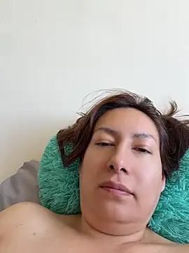 Snapshot of xLadyScarlettx chatting on 06/24/26, 12:37 xLadyScarlettx online show from 06/24/26, 12:37