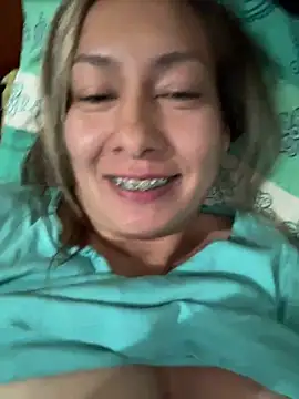 xLadyScarlettx online show from 02/15/25, 01:21