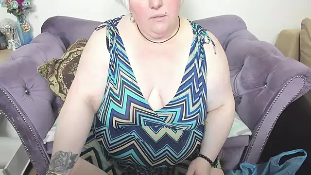 Snapshot of fashiona chatting on 02/02/26, 09:03 fashiona online show from 02/02/26, 09:03