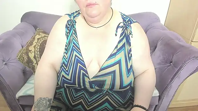 Snapshot of fashiona chatting on 11/08/25, 10:41 fashiona online show from 11/08/25, 10:41