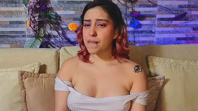 Snapshot of Hairyandsexysalma chatting on 09/09/25, 07:18 Hairyandsexysalma online show from 09/09/25, 07:18