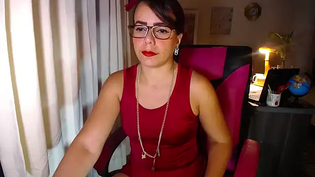 Snapshot of danielle_rose_1 chatting on 04/19/26, 04:19 danielle rose 1 online show from 04/19/26, 04:19