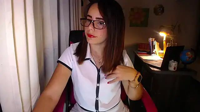 Snapshot of danielle_rose_1 chatting on 05/23/26, 03:33 danielle rose 1 online show from 05/23/26, 03:33