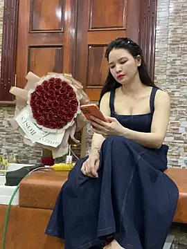 Snapshot of LiLi-Kirix99 chatting on 05/19/26, 02:02 LiLi-Kirix99 online show from 05/19/26, 02:02
