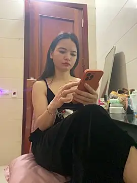Snapshot of LiLi-Kirix99 chatting on 05/28/26, 07:20 LiLi-Kirix99 online show from 05/28/26, 07:20