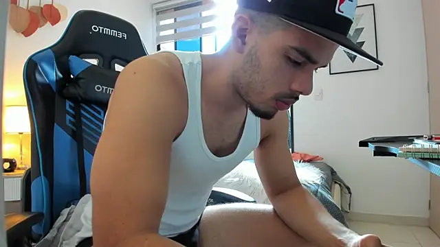 mateoleonee online show from 10/22/25, 04:17