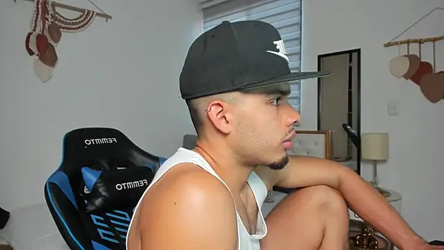 mateoleonee online show from 03/04/26, 07:43