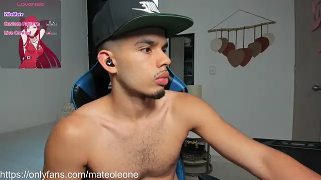 Snapshot of mateoleonee chatting on 02/10/26, 11:15 mateoleonee online show from 02/10/26, 11:15