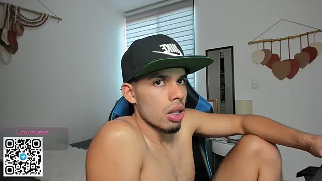 Snapshot of mateoleonee chatting on 01/15/26, 05:49 mateoleonee online show from 01/15/26, 05:49