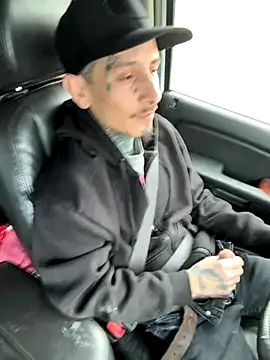 Snapshot of NutP619 chatting on 12/05/25, 04:16 NutP619 online show from 12/05/25, 04:16