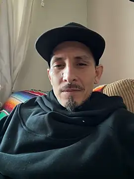 Snapshot of NutP619 chatting on 12/04/25, 10:09 NutP619 online show from 12/04/25, 10:09