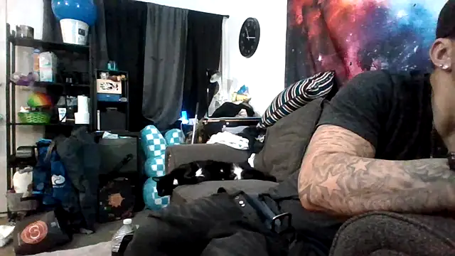 Snapshot of Antoniothedon chatting on 05/13/26, 06:20 Antoniothedon online show from 05/13/26, 06:20