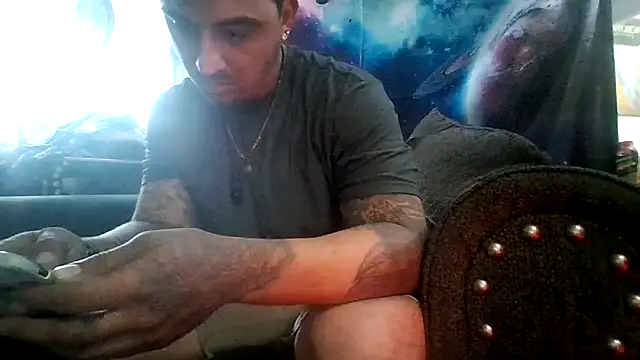 Snapshot of Antoniothedon chatting on 05/17/26, 07:03 Antoniothedon online show from 05/17/26, 07:03