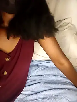 Snapshot of sexxylucia chatting on 01/28/25, 01:16 sexxylucia online show from 01/28/25, 01:16