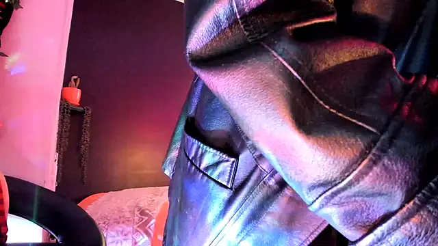 Snapshot of leatherz69 chatting on 02/11/25, 02:03 leatherz69 online show from 02/11/25, 02:03