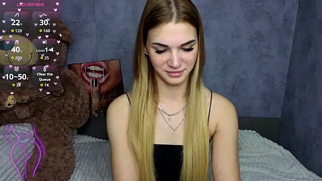 Hellen Moore online show from 10/29/25, 12:20