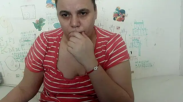 Snapshot of VixenBya chatting on 09/28/25, 07:15 VixenBya online show from 09/28/25, 07:15