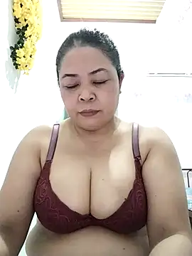 Sexy-bigtits2024 online show from 02/04/26, 11:05