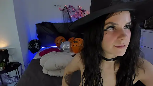 CassieEvans online show from 10/26/25, 06:36