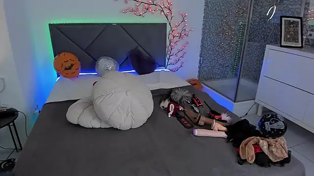 CassieEvans online show from 11/24/25, 06:35