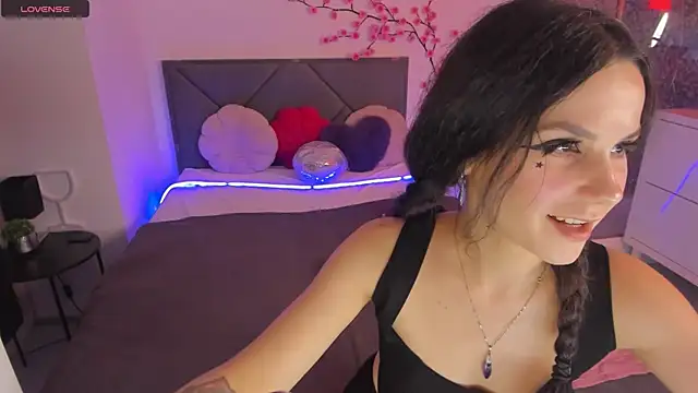 Snapshot of CassieEvans chatting on 07/11/26, 05:41 CassieEvans online show from 07/11/26, 05:41
