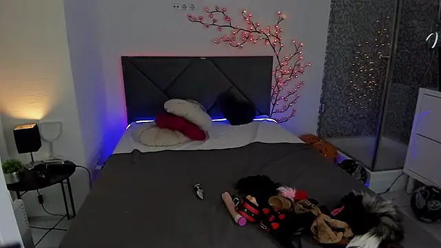 CassieEvans online show from 11/27/25, 06:36