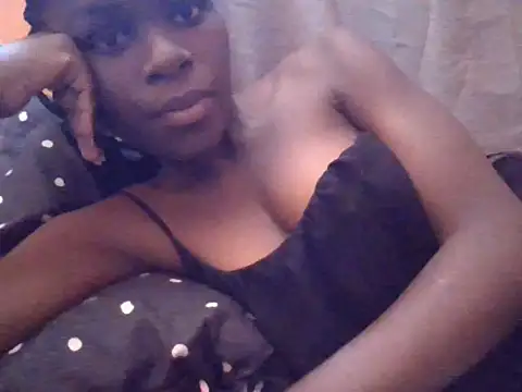 Snapshot of ebonyvalleria1 chatting on 04/06/26, 08:37 ebonyvalleria1 online show from 04/06/26, 08:37