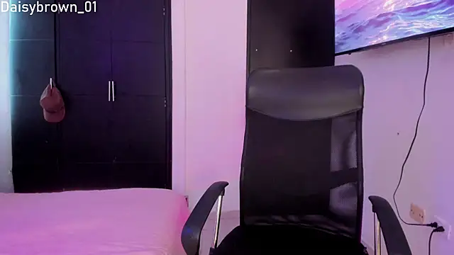 Daisy Brown01 online show from 11/17/25, 05:06