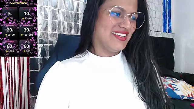 Snapshot of SweetAlmaa chatting on 09/22/25, 12:11 SweetAlmaa online show from 09/22/25, 12:11