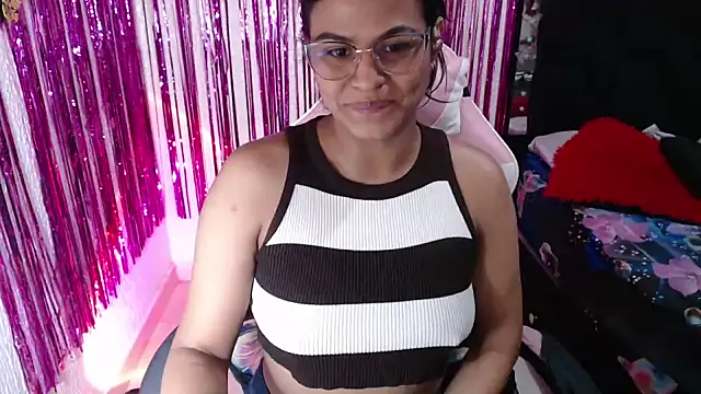 SweetAlmaa online show from 06/18/26, 11:59