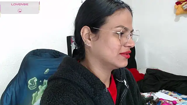 SweetAlmaa online show from 11/10/25, 10:42