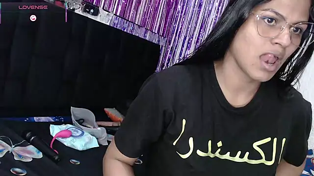 SweetAlmaa online show from 11/27/25, 08:09