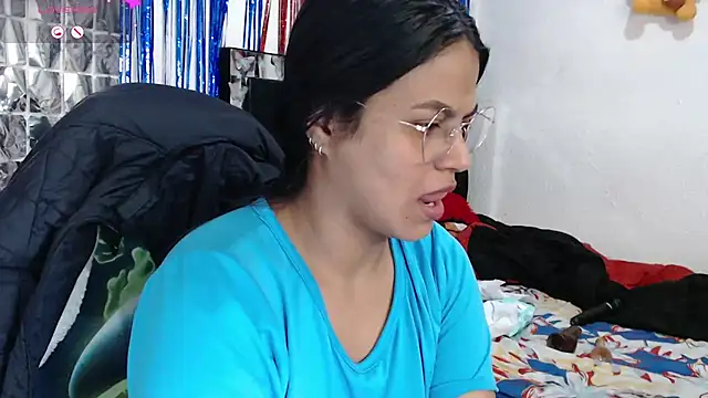 Snapshot of SweetAlmaa chatting on 09/13/25, 12:49 SweetAlmaa online show from 09/13/25, 12:49