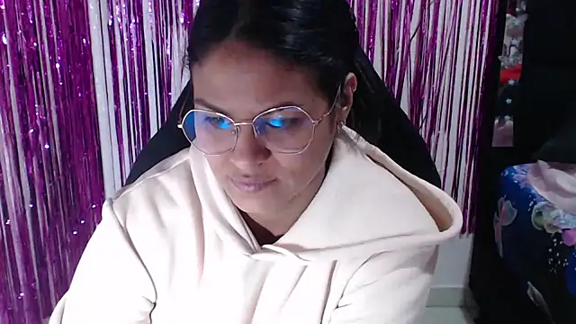 SweetAlmaa online show from 04/21/26, 09:38