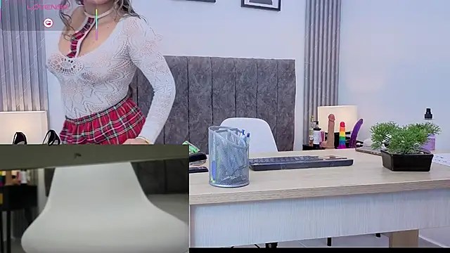 Ema Stone65 online show from 12/03/25, 10:09