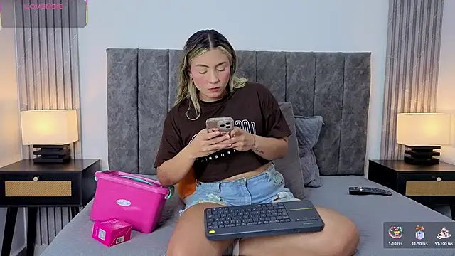 Ema Stone65 online show from 02/09/26, 07:34