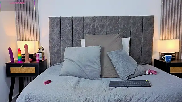 Ema Stone65 online show from 11/26/25, 07:36