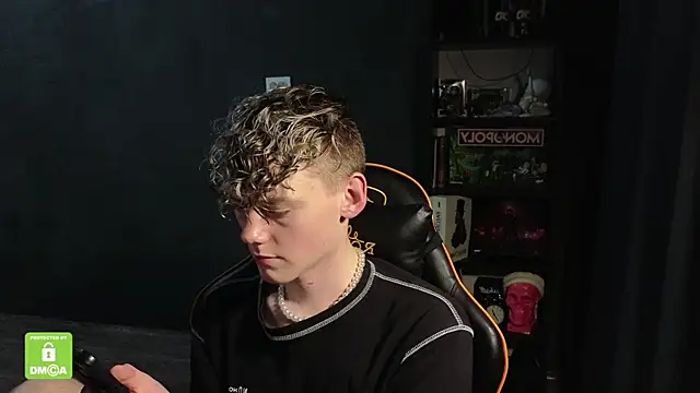 Keytaro online show from 11/24/25, 09:26